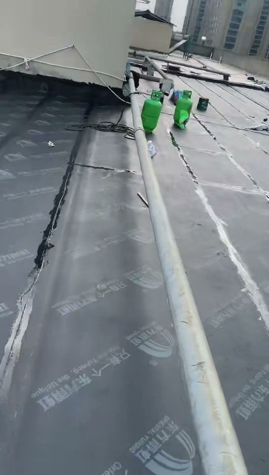 广州番禺区东方白云花园屋顶防水翻新施工前状况（第1张）