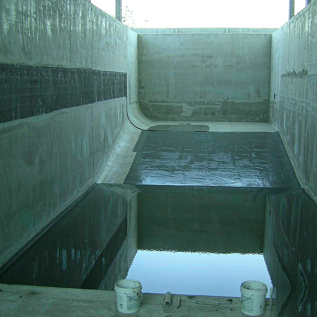 景观水池结构防水层施工与阴阳角加强